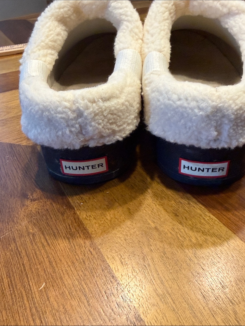 Hunter Women’s Slip-On Clogs with Cream Fleece Cuff Lining size 9